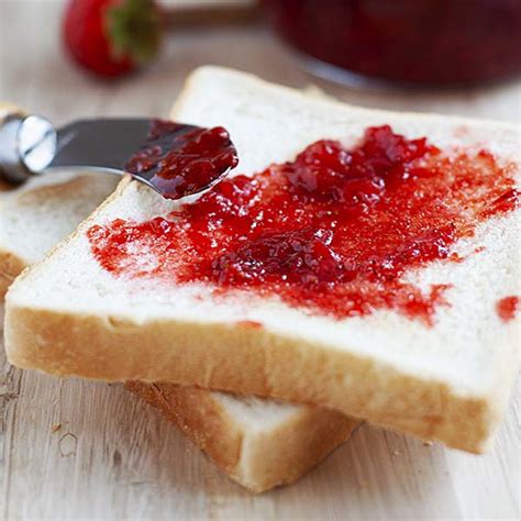 Strawberry Jam (Homemade Recipe without Pectin!) - Rasa Malaysia