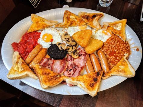 I didn't realise how large the large breakfast at Riveresque actually is until it arrived : r/Leeds