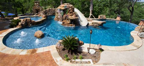 What Swimming Pool Water Features Can I Add to My Pool?