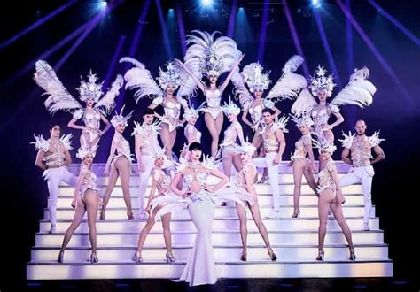 Paris : cabaret au Paradis Latin pour les moins de 26 ans | GetYourGuide