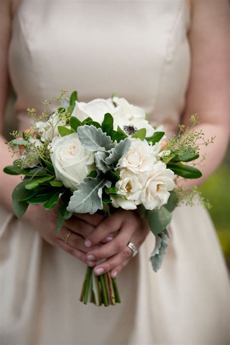 small bridal bouquets - Google Search | Simple wedding bouquets, Small ...