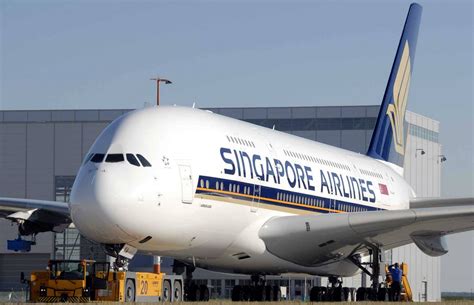 Airbus A380 Widescreen Wallpaper: The Airbus A380 With Singapore Airlines