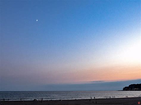 FROM THE GARDEN OF ZEN: Summer evening sky: Yuigahama-beach (Kamakura)