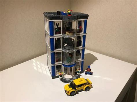 LEGO MOC Skyscraper with elevator by BrickGuider | Rebrickable - Build with LEGO