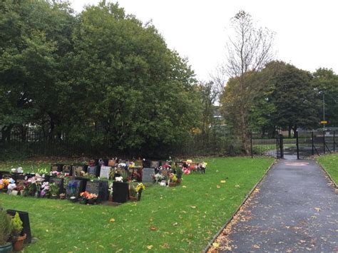 Silverdale Cemetery © Jonathan Hutchins cc-by-sa/2.0 :: Geograph ...