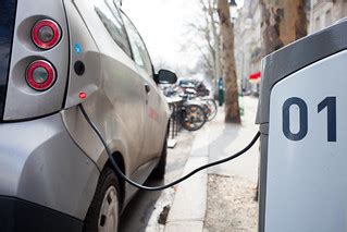 Electric car charging station | Håkan Dahlström Photograph… | Flickr