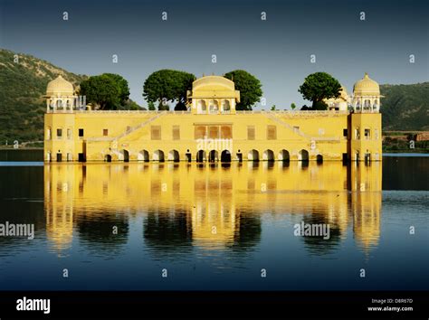 Jaipur's floating palace Stock Photo - Alamy