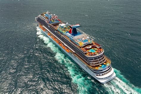 carnival horizon cruising the open seas towards the bahamas