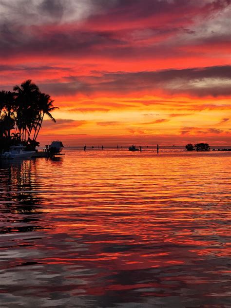 Winter sunrise at Crater Lake, the deepest lake in the U.S. : r/SkyPorn