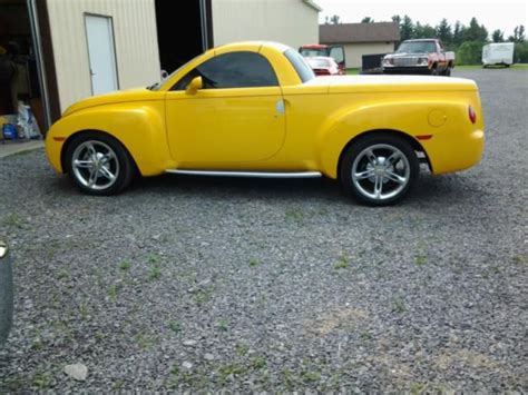 Purchase used Chevrolet: SSR Base Convertible 2-Door in Newburgh, New ...