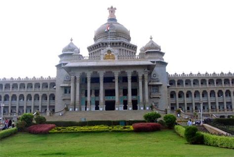 Top 10 most beautiful engineering college campuses in India