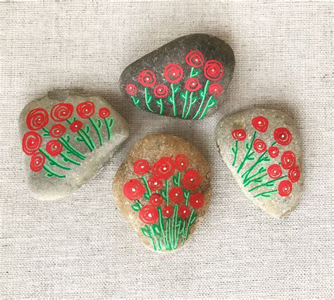 Spring flower painted rocks. Kindness rocks project. Red roses | Painted rocks, Painted rocks ...