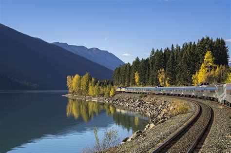 7 of the Best Train Trips in Canada and What You'll See Along the Way ...