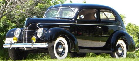 1939 Ford Deluxe Fordor Sedan | Volo Museum