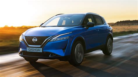 2022 Nissan Rogue Sport Buyer's Guide: Reviews, Specs, Comparisons