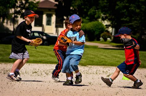 How Many Kids Play Baseball In The Us - BaseBall Wall