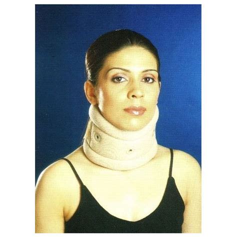 Anbu Plain Neck Cervical Collar at Rs 700 in Nagercoil | ID: 15907793097