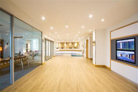 Holiday Inn London - Gatwick Airport Hotel - Deals, Photos & Reviews