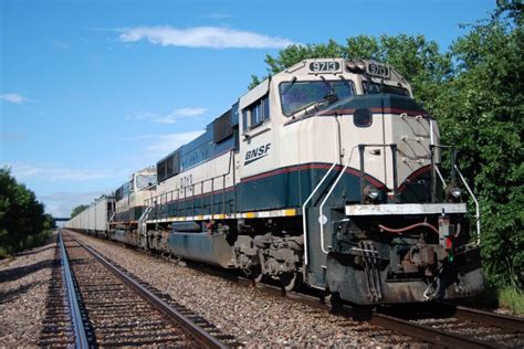 BNSF SD70MAC 9713 | Bnsf railway, Railroad photos, Burlington northern