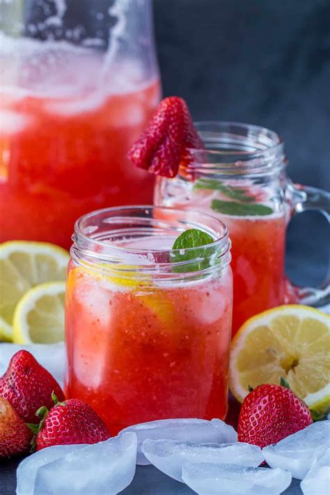 Strawberry Lemonade Recipe - Valentina's Corner