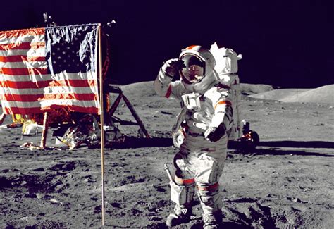 THIS DAY IN HISTORY – Neil Armstrong walks on moon – 1969 – The Burning Platform