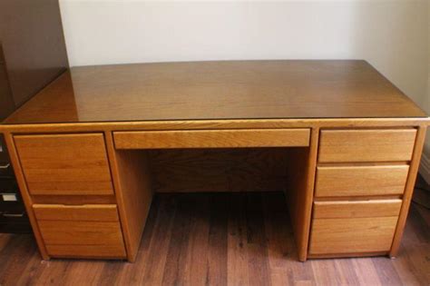 Lot 216: Vintage Executive Office Desk Light Oak (Must Move Up Stairs to Exit Main Level ...