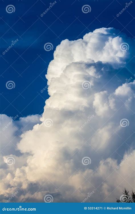 Large Cumulus Congestus Cloud Stock Image - Image of fluffy, cotton: 53314271