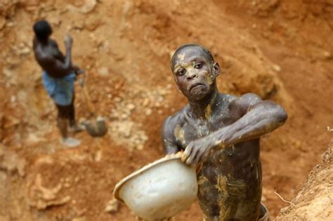 Gold Mining in Ghana (34 pics)