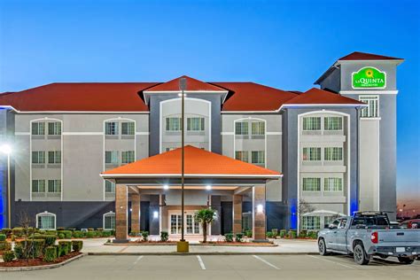 La Quinta Inn & Suites by Wyndham Gainesville | Gainesville, TX Hotels