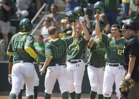 NCAA Tournament: Ducks baseball team looks to do damage in Connecticut | OregonLive.com