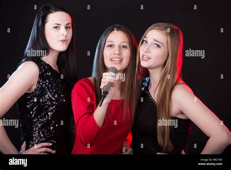 Vocal group singers pop hi-res stock photography and images - Alamy