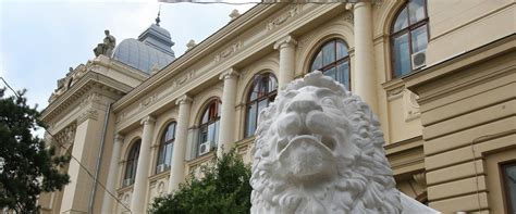 Cuza / Alexandru Ioan Cuza University Iasi Stock Photo Image Of Statue Historic 110826318 ...