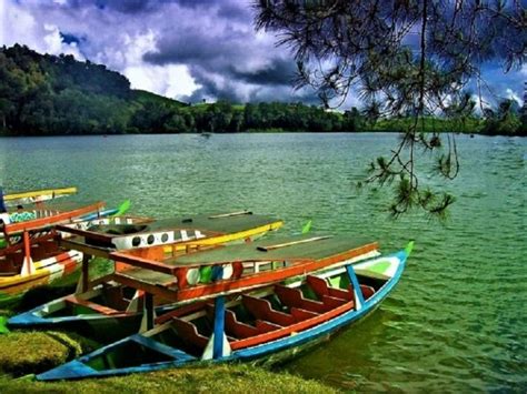 Keindahan Panorama di Danau Situ Patenggang | Indonesia Traveler