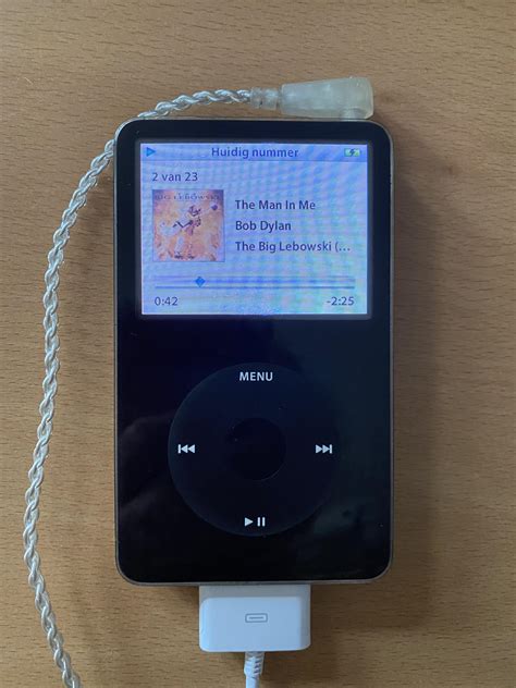 just bought my first ipod classic. it’s a 5th gen 30gb : r/ipod