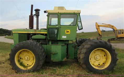 John Deere 7520 4WD tractor in Chillicothe, MO | Item L4075 sold | Purple Wave