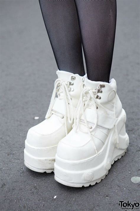 White platform sneakers | Trending womens shoes, Trending shoes, Kawaii ...