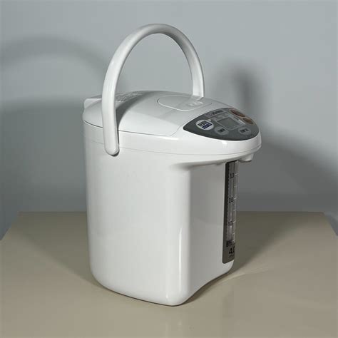 ZOJIRUSHI WATER BOILER/ WARMER