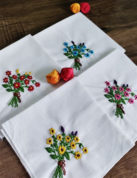 Hand Embroidered Handkerchief (Set of 5) - GhabaKala
