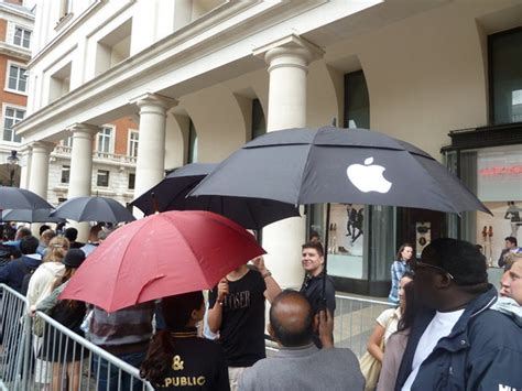 Apple Store Covent Garden opening day photo tour - CNET