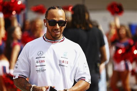 Lewis Hamilton provides MAJOR Mercedes future update - GPFans.com