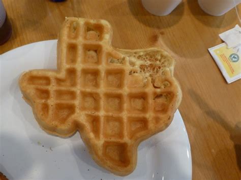 ᐅ TEXAS SHAPED WAFFLE MAKER • Create Novelty Waffles With Ease