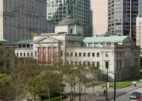 File:Vancouver Art Gallery Robson Square from third floor.jpg - Wikimedia Commons