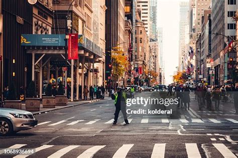 Fifth Avenue High-Res Stock Photo - Getty Images