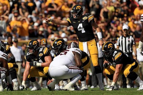 Michigan Football: Q&A with a Iowa Hawkeyes writer - Maize n Brew