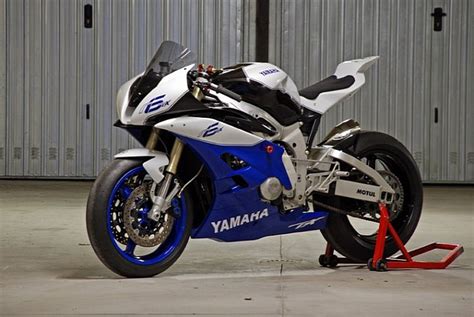 Custom Yamaha R6 by Paolo Tesio ~ GreenStylo