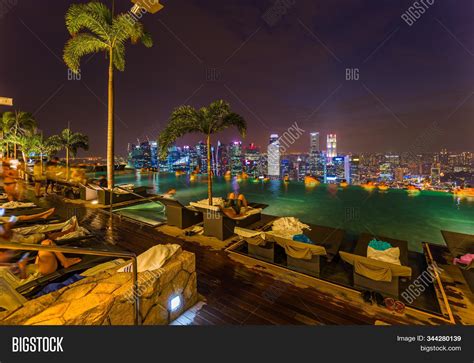 Pool On Roof Singapore Image & Photo (Free Trial) | Bigstock