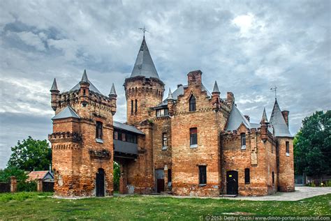 The remains of noble estate known as Popov’s Castle · Ukraine travel blog