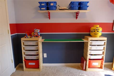 That Mommy Blog: Lego Storage and Play Table: An Easy IKEA Hack!