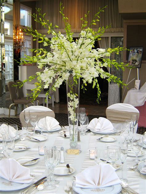 Stunning and elegant All-White Dendrobium Orchid Centerpiece - By Jacqueline'… | Elegant wedding ...