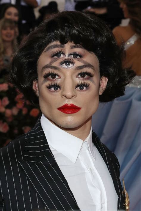 Ezra Miller Met Gala Makeup 2019 | POPSUGAR Beauty Photo 2